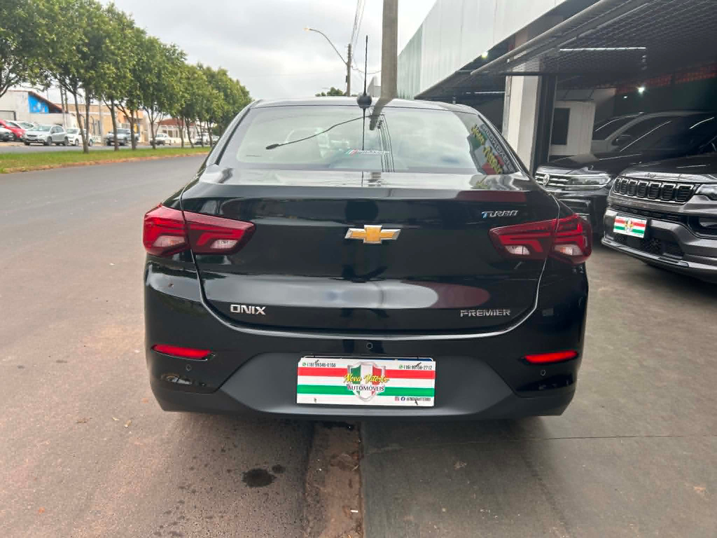 Chevrolet Onix Sedan Preto
