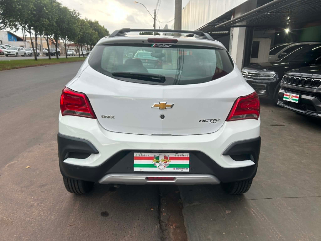 Chevrolet Onix Branco