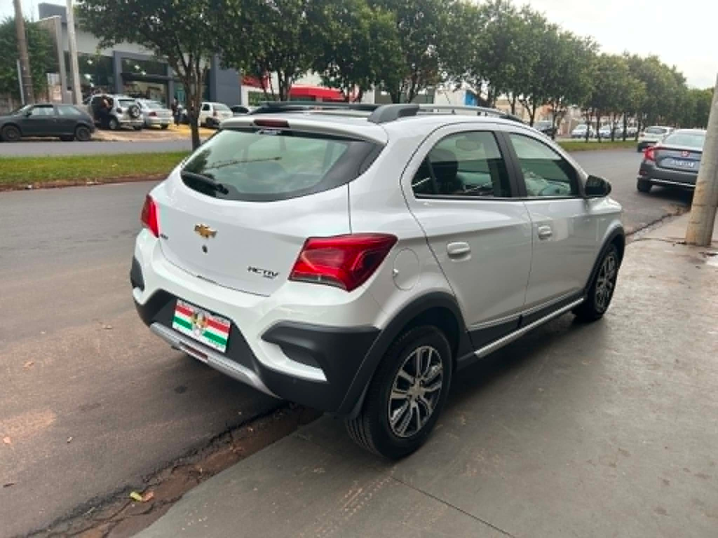 Chevrolet Onix Branco