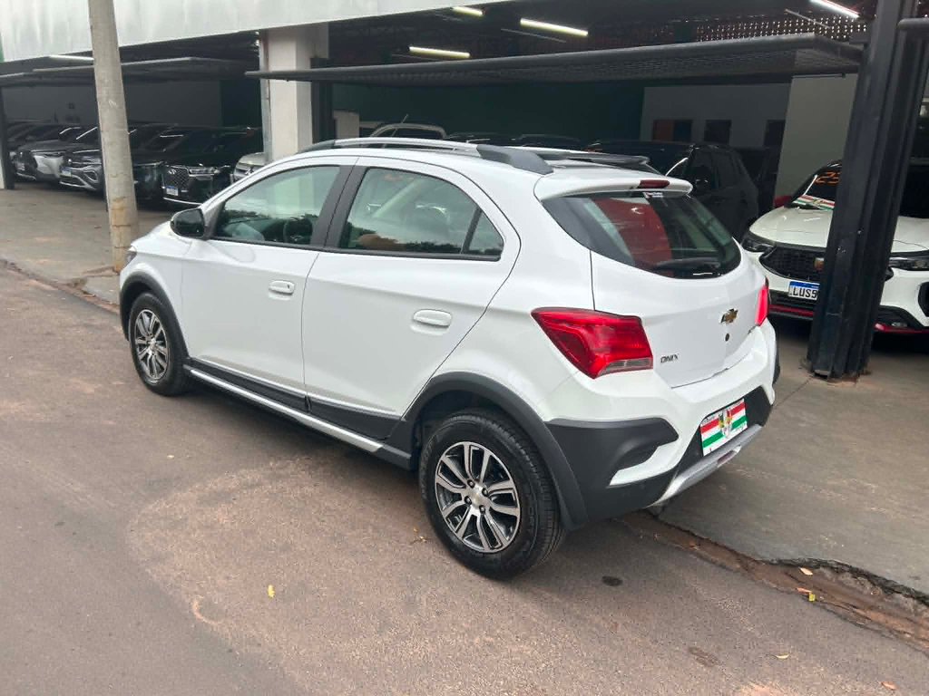 Chevrolet Onix Branco