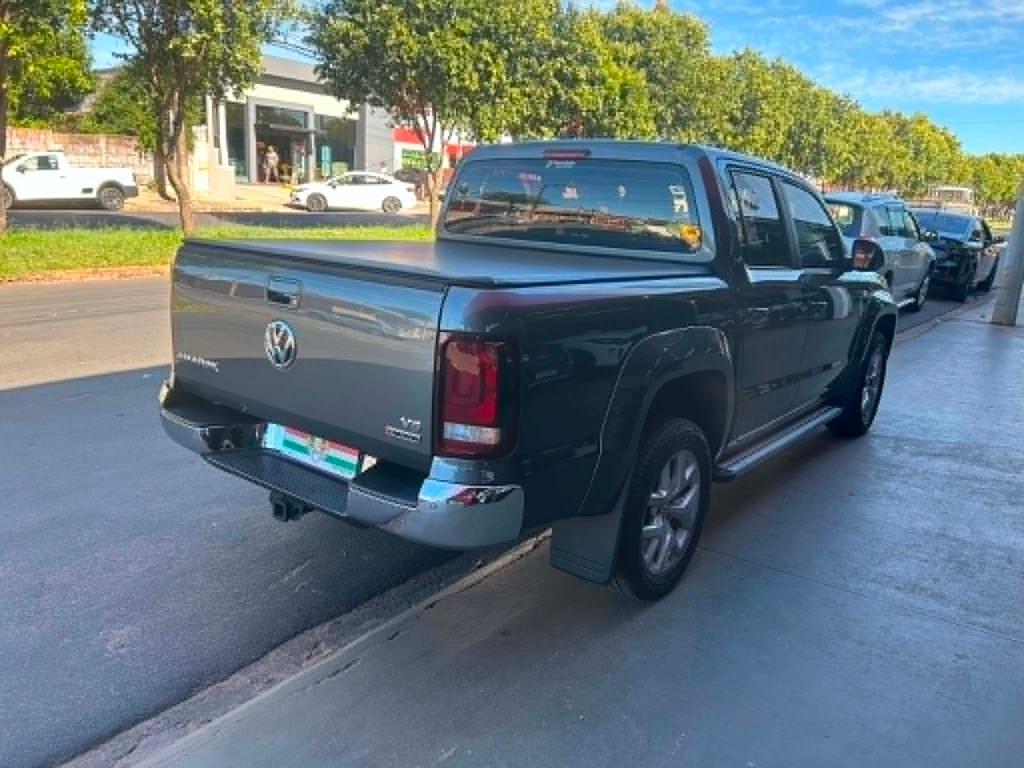 Volkswagen Amarok Cinza