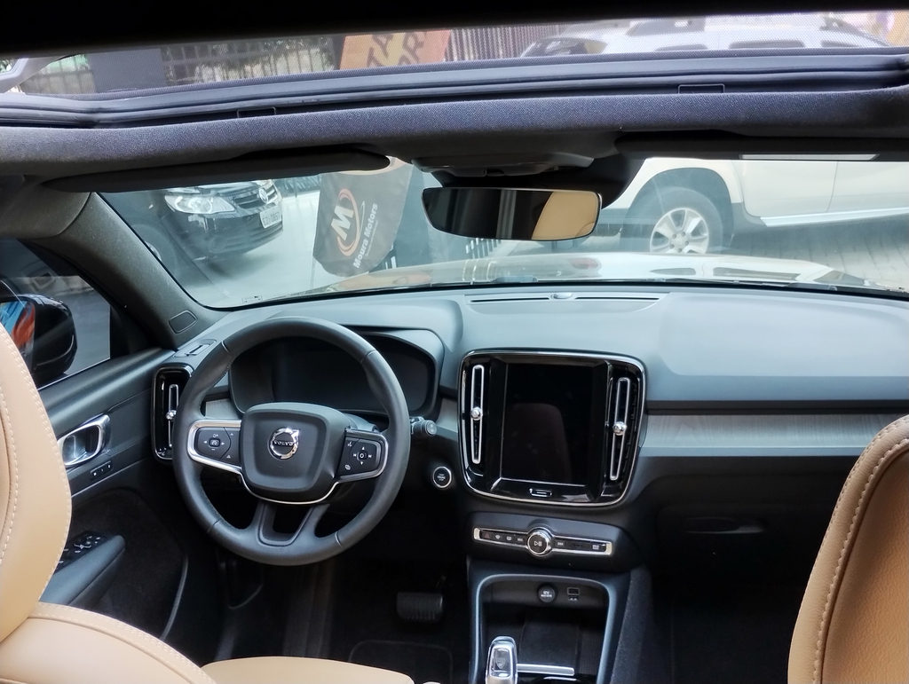Volvo XC40 Preto