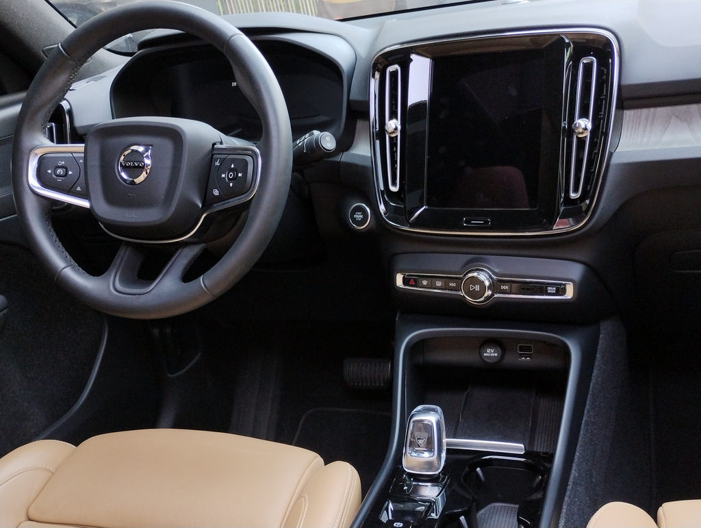 Volvo XC40 Preto
