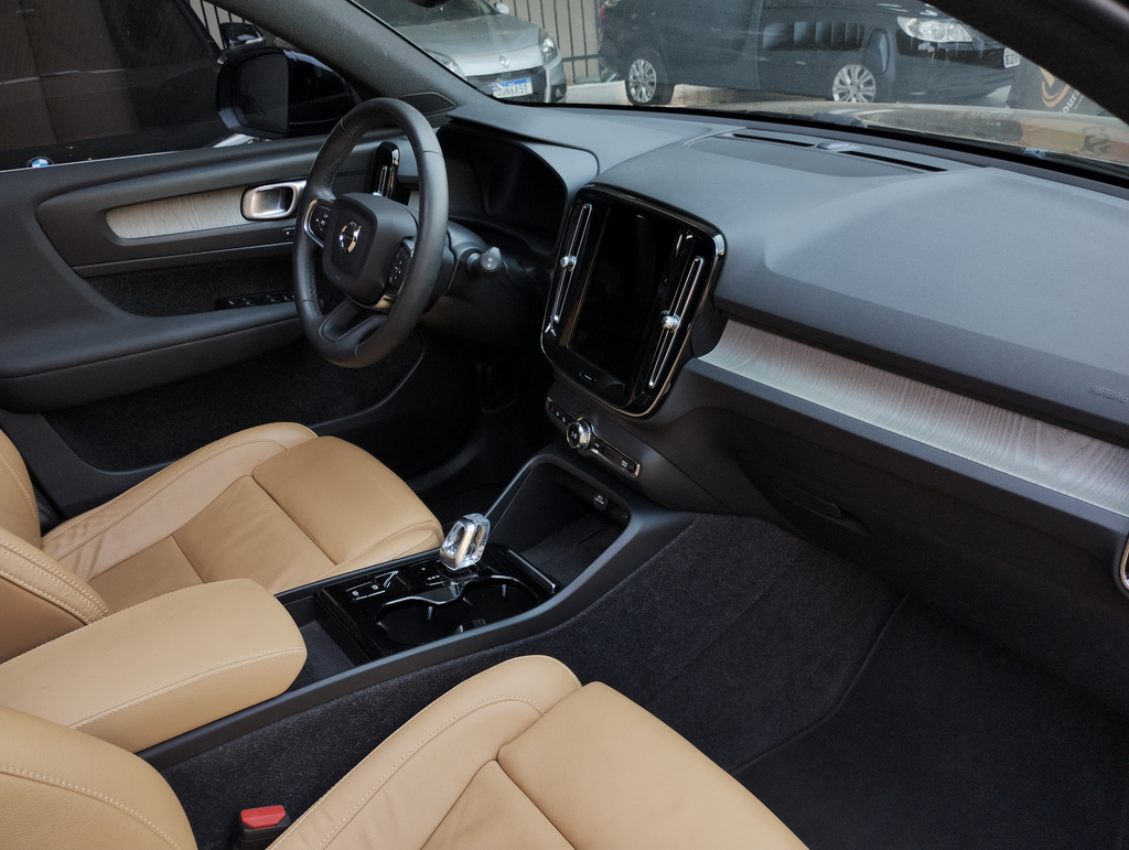 Volvo XC40 Preto
