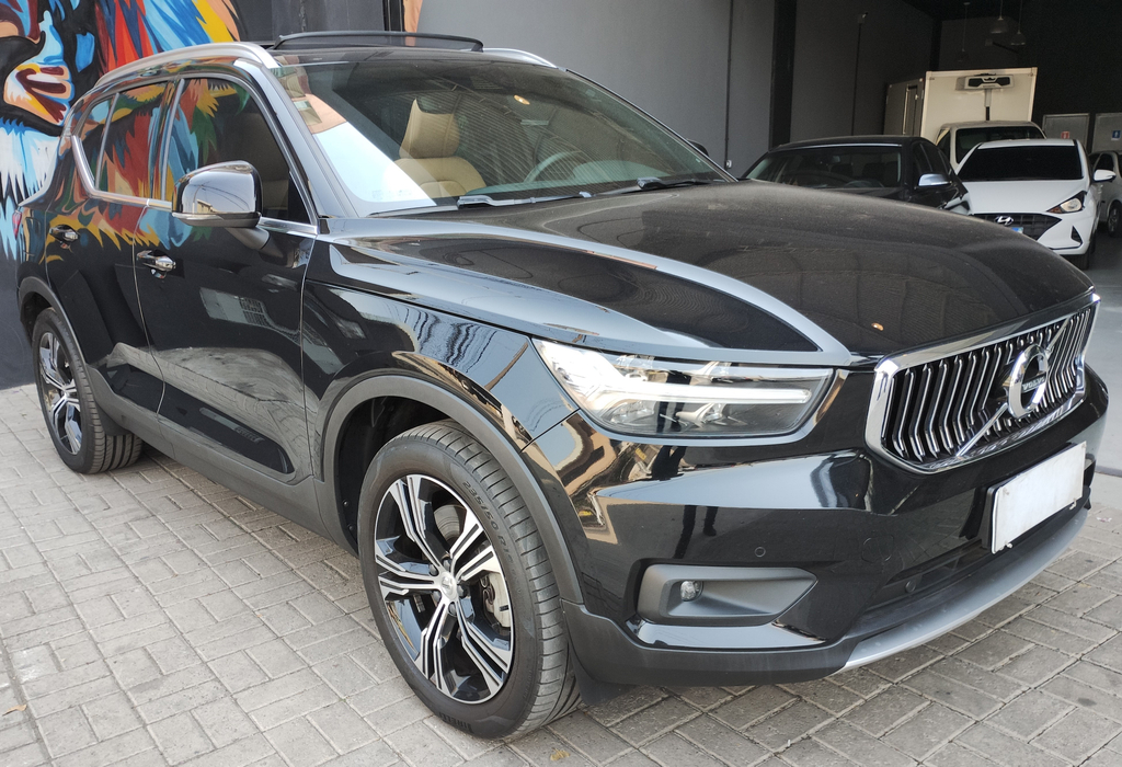 Volvo XC40 Preto
