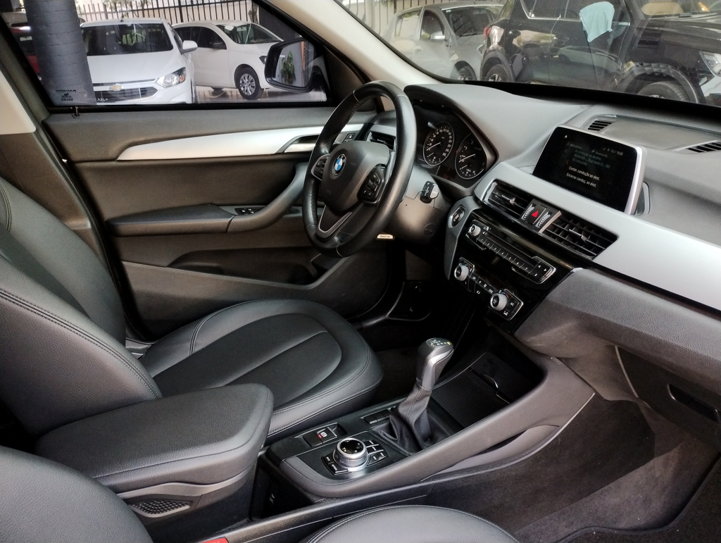 BMW X1 Preto
