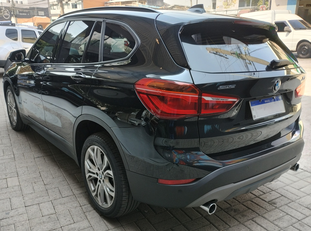BMW X1 Preto