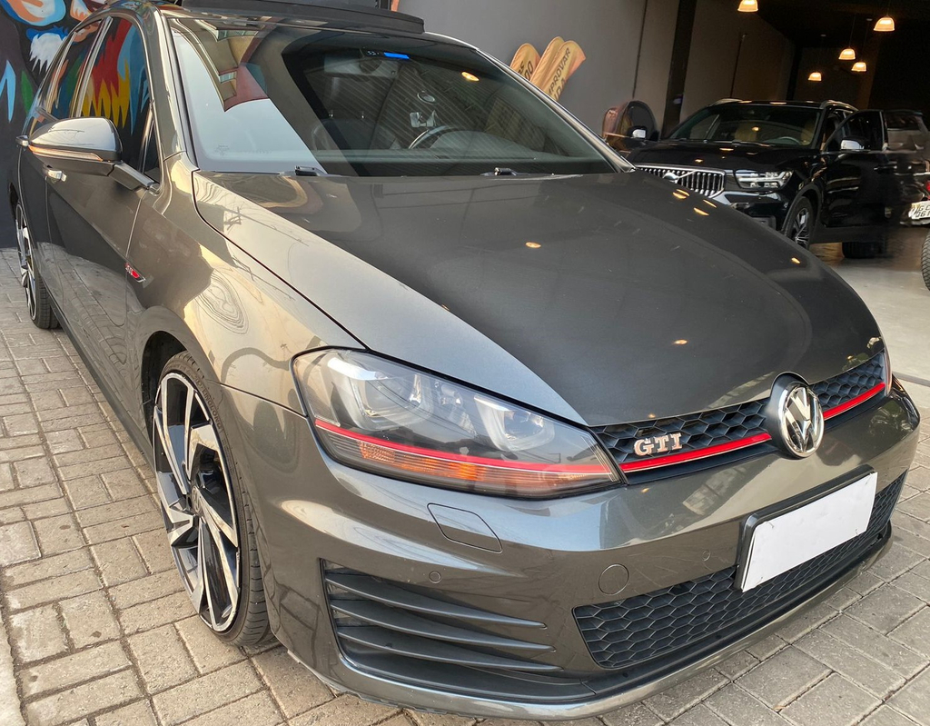 Volkswagen Golf Cinza