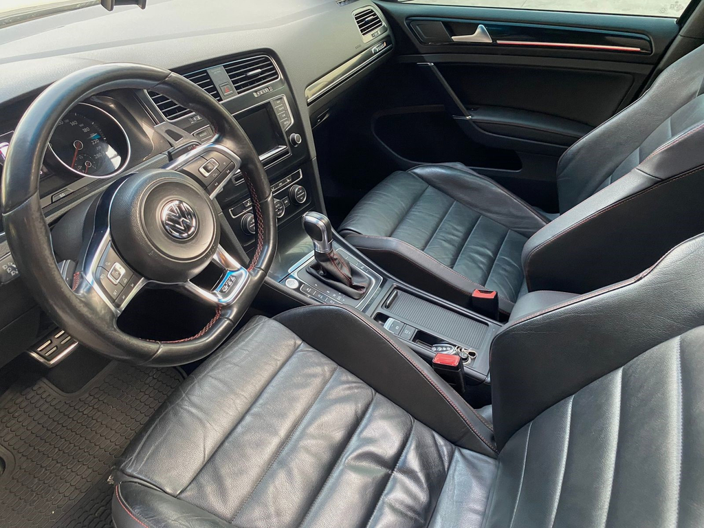 Volkswagen Golf Cinza