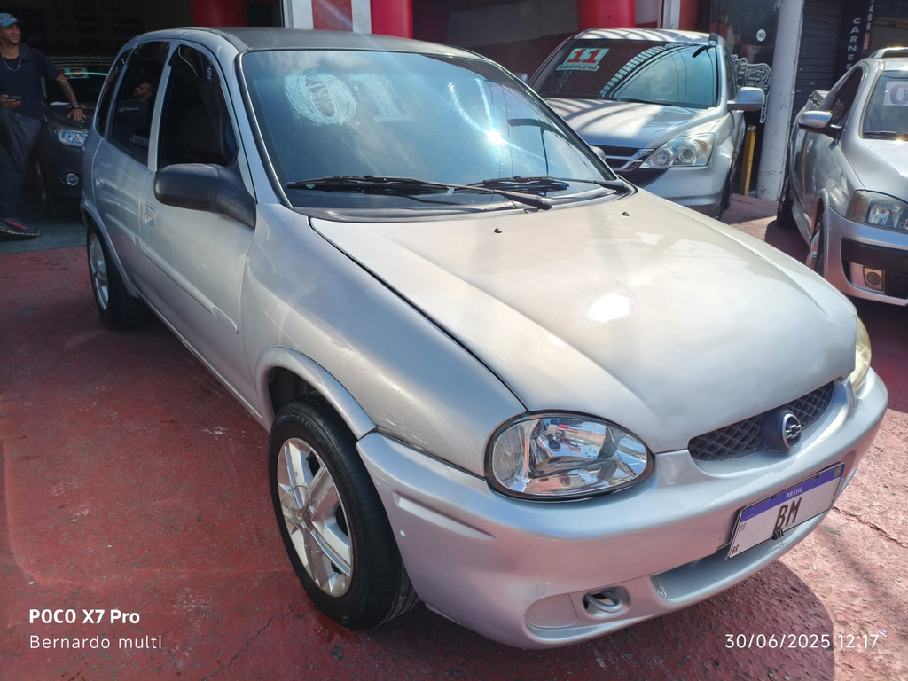 Chevrolet Corsa Hatch Prata