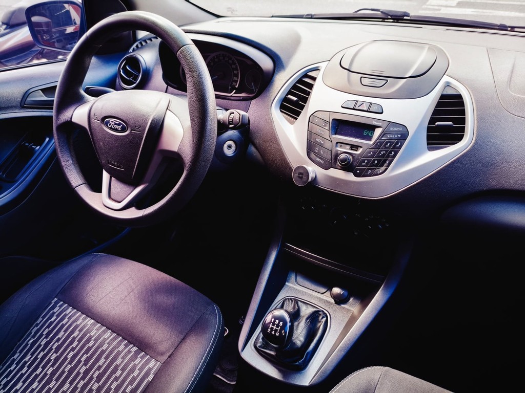 Ford Ka Hatch Vermelho