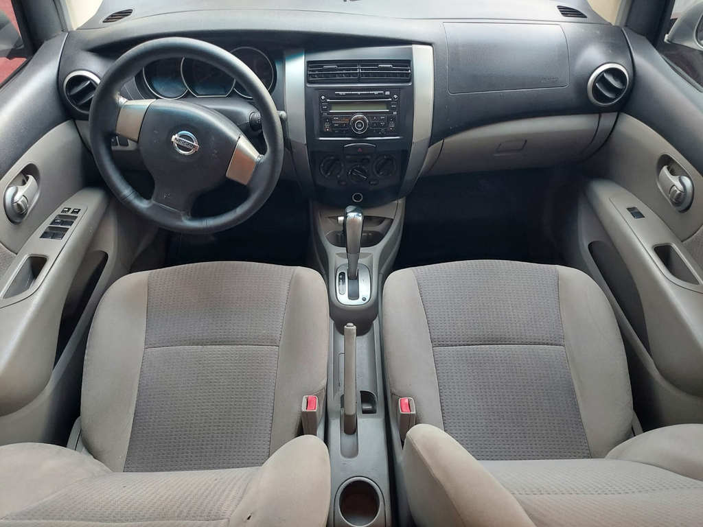 Nissan Livina Prata