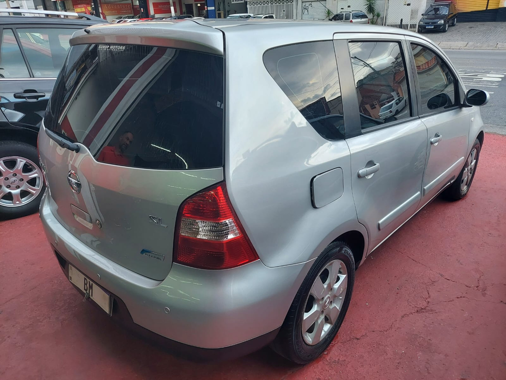 Nissan Livina Prata