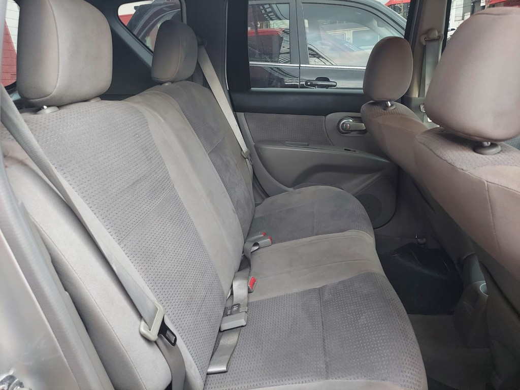Nissan Livina Prata