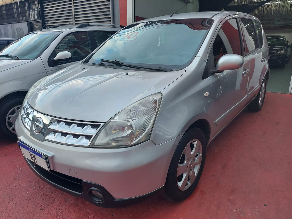 Nissan Livina Prata