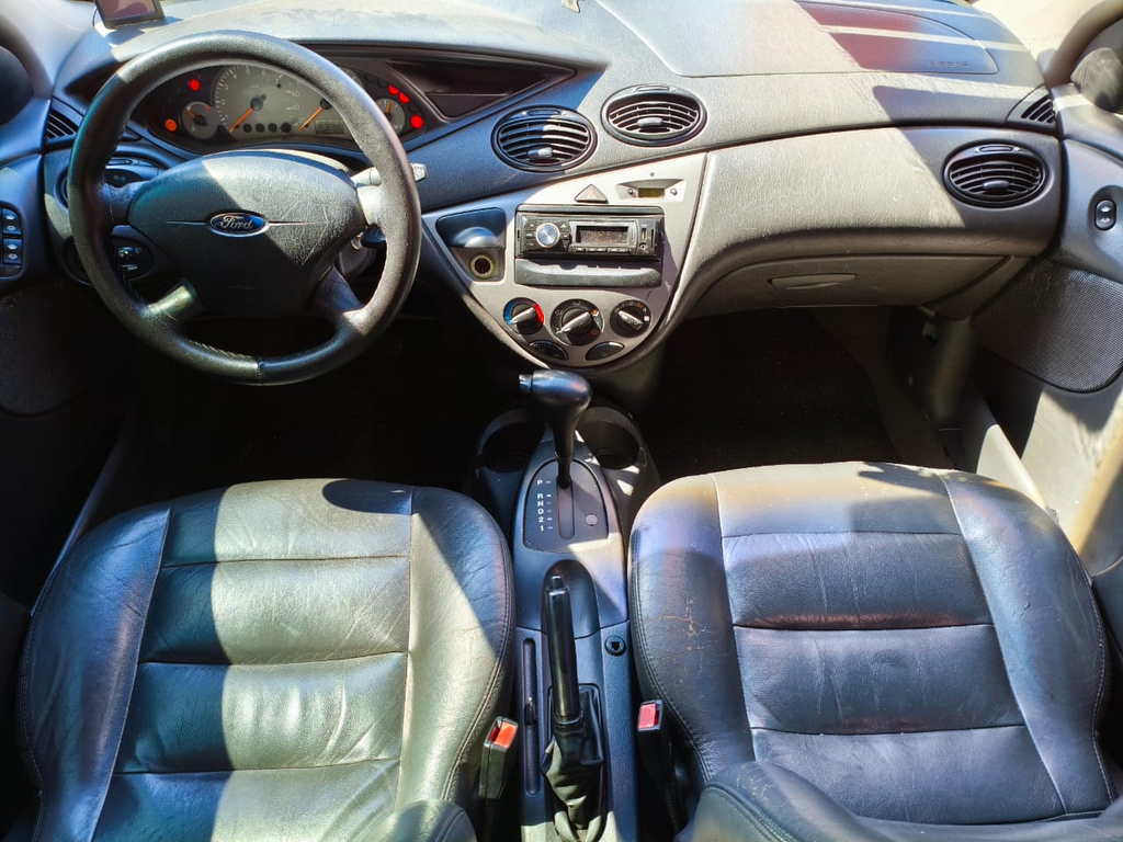 Ford Focus Sedan Preto
