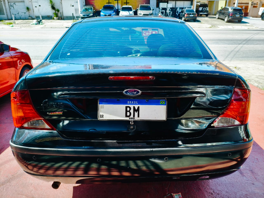 Ford Focus Sedan Preto