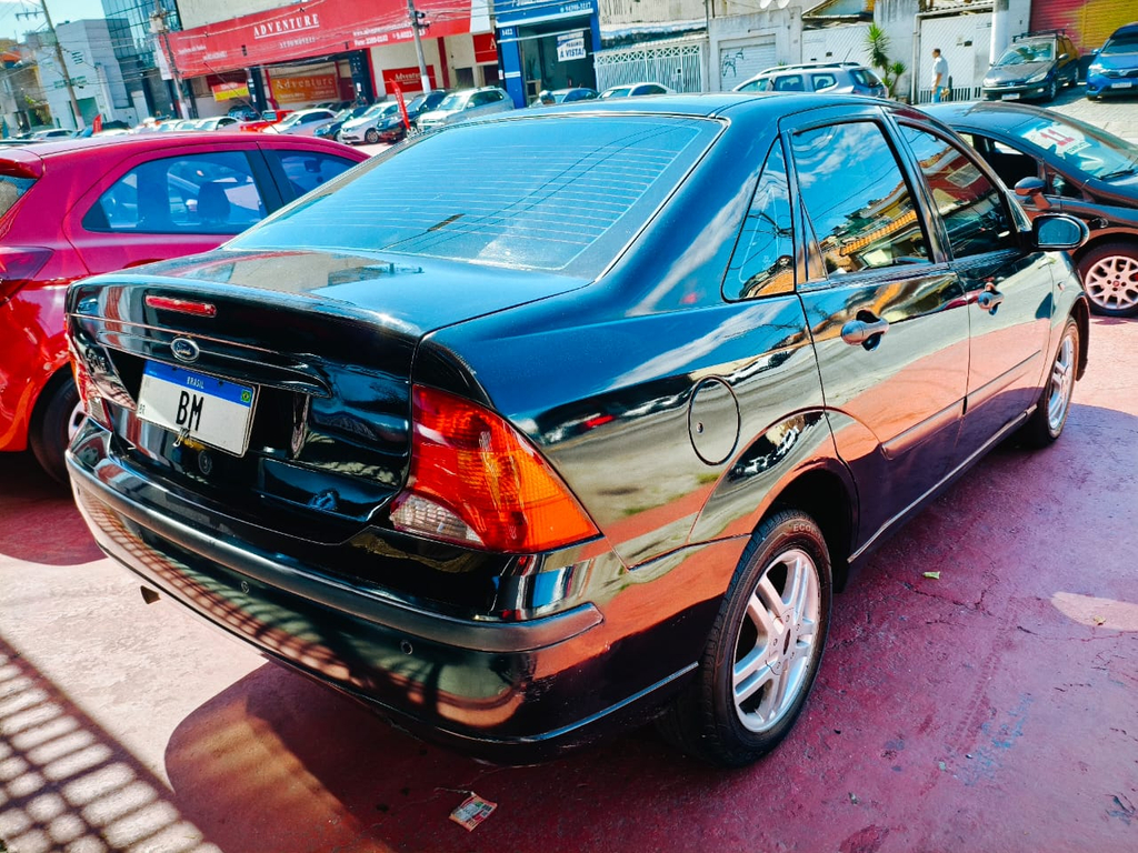 Ford Focus Sedan Preto