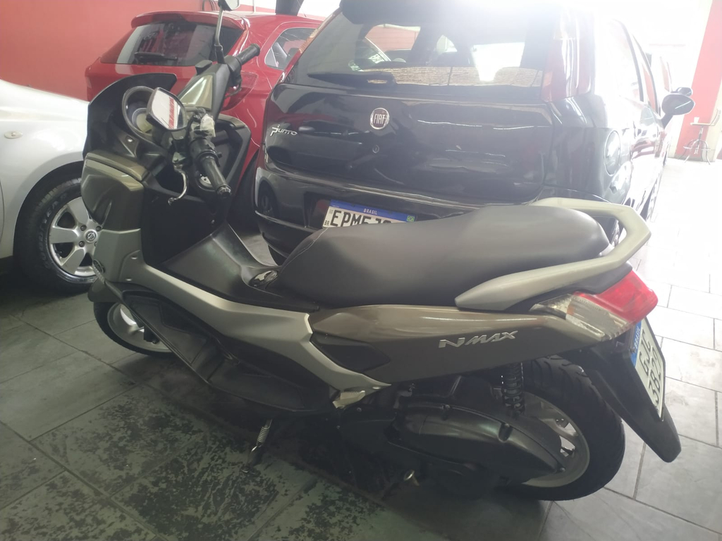 Yamaha NMAX Cinza
