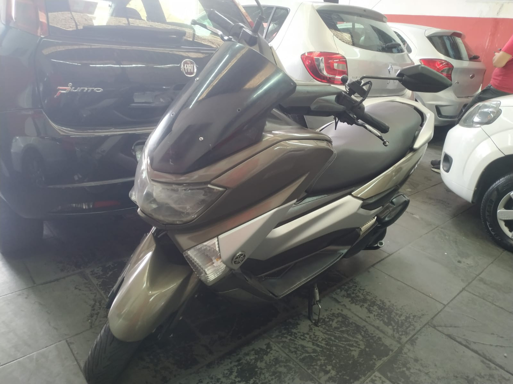 Yamaha NMAX Cinza