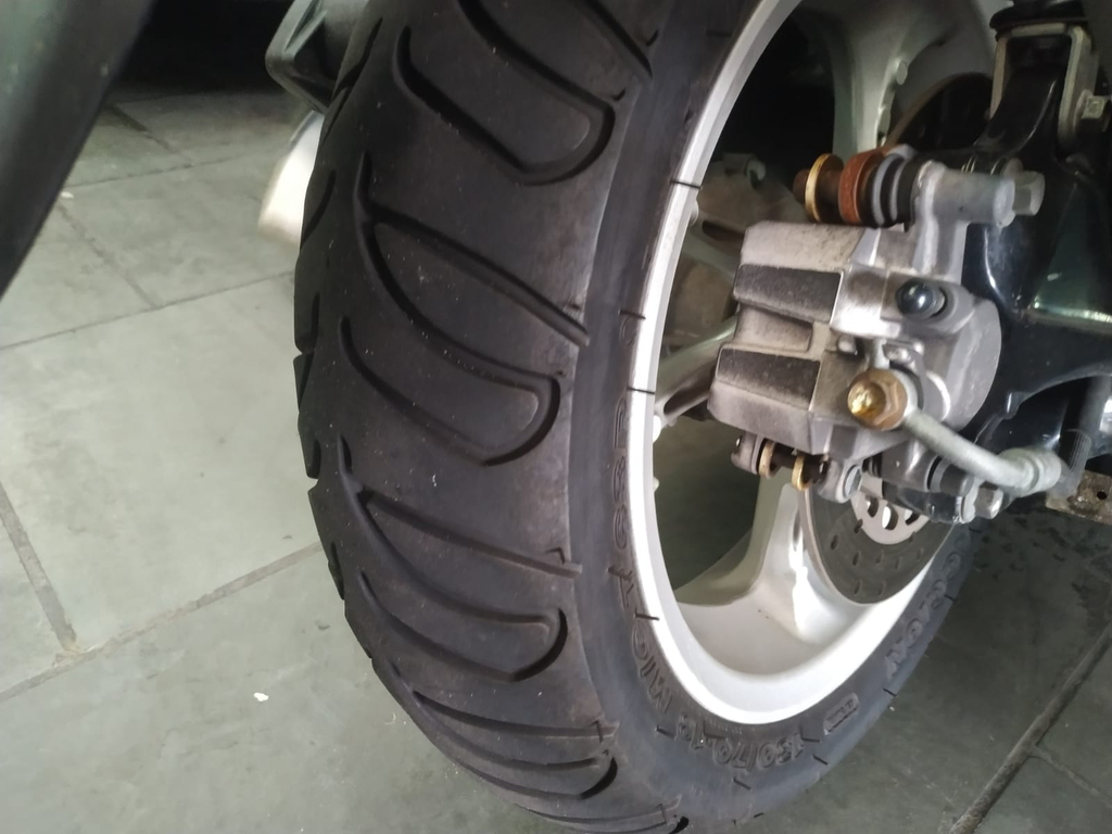 Yamaha NMAX Cinza