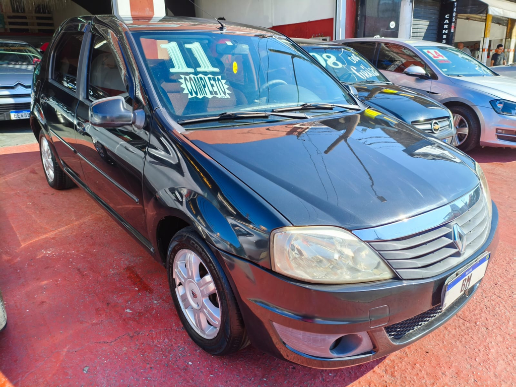 Renault Logan Preto