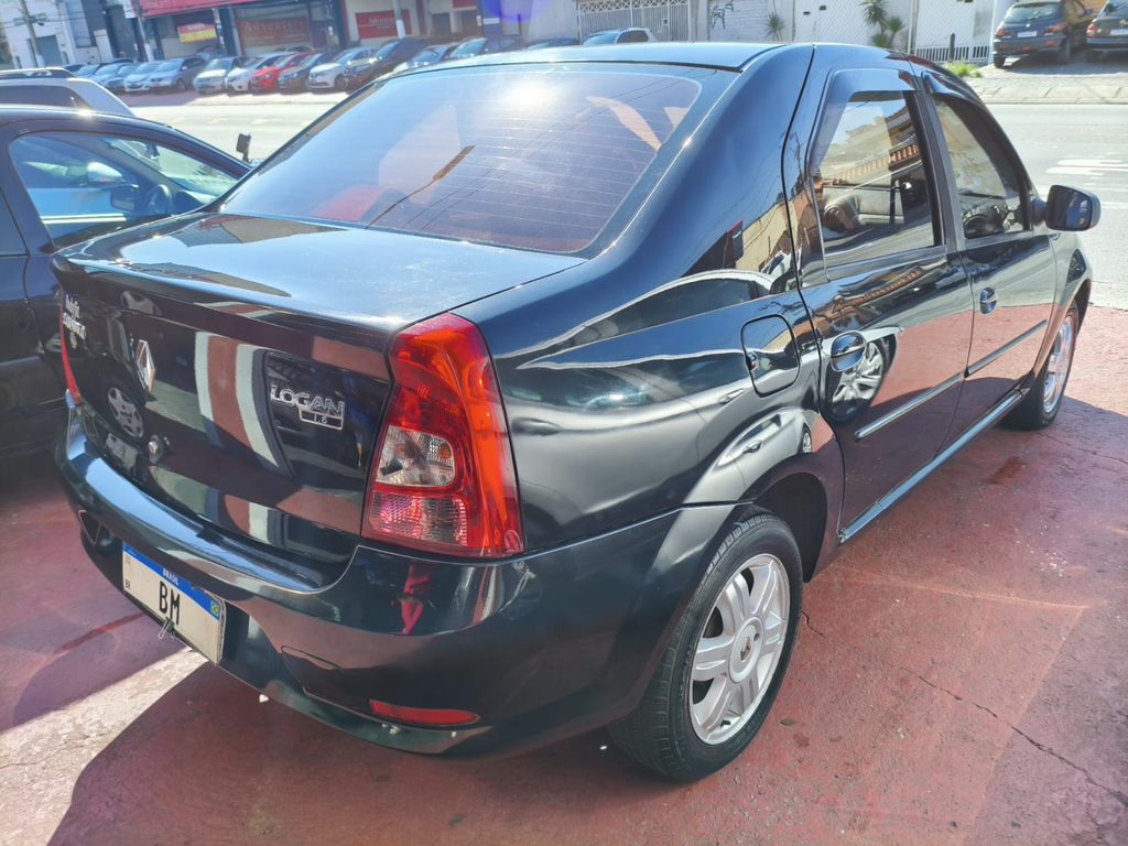Renault Logan Preto