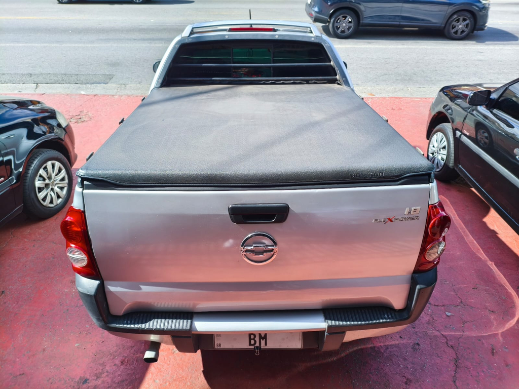 Chevrolet Montana Prata