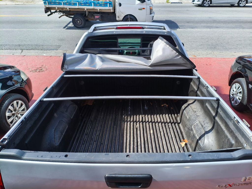 Chevrolet Montana Prata