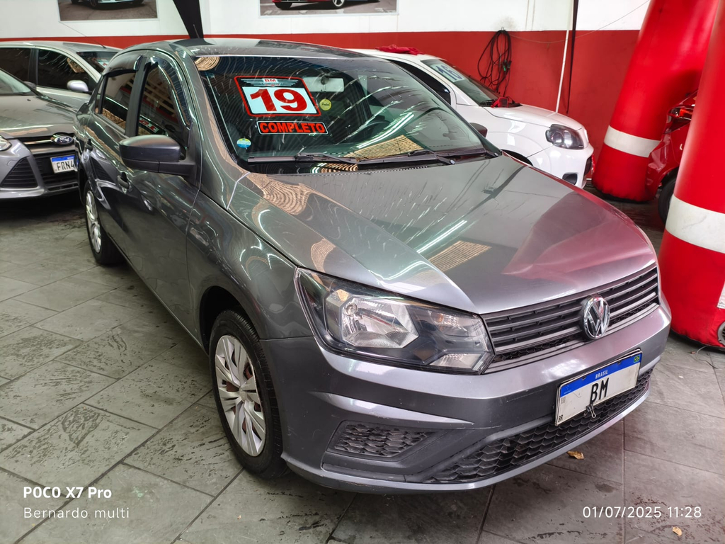 Volkswagen Voyage Cinza
