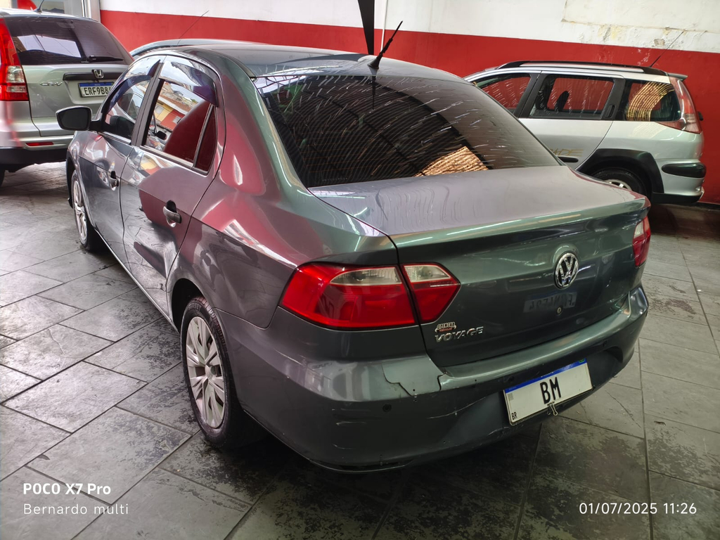 Volkswagen Voyage Cinza