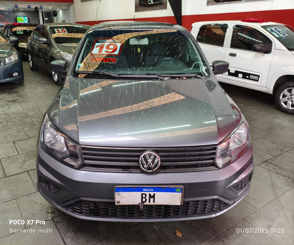 Volkswagen Voyage Cinza