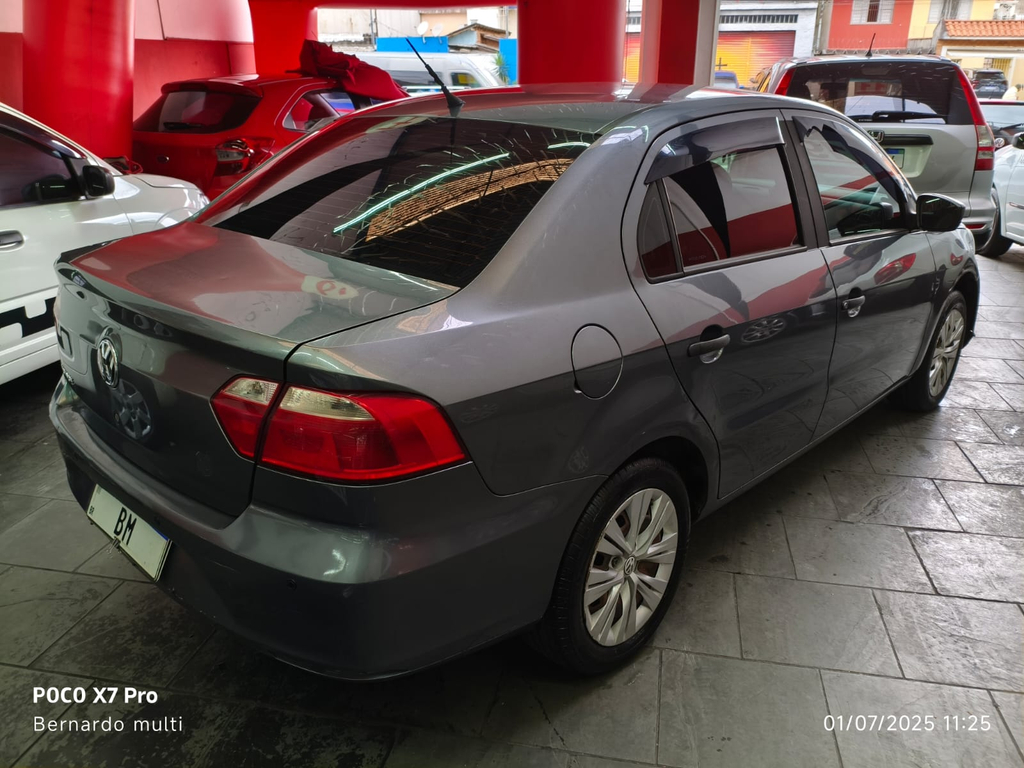Volkswagen Voyage Cinza