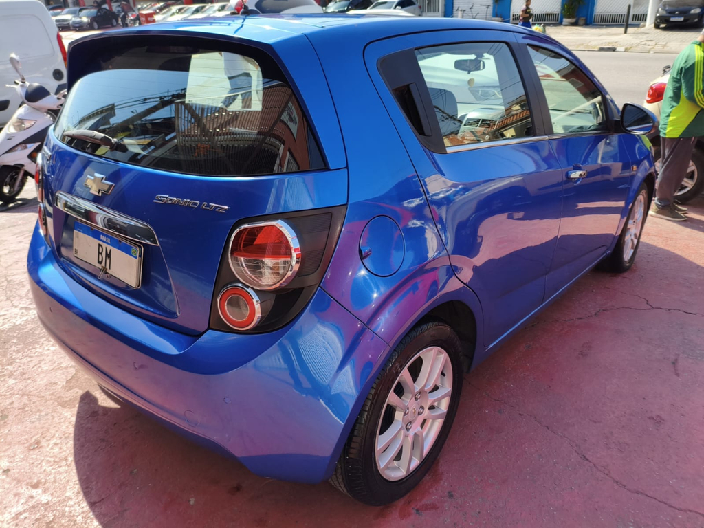 Chevrolet Sonic Azul