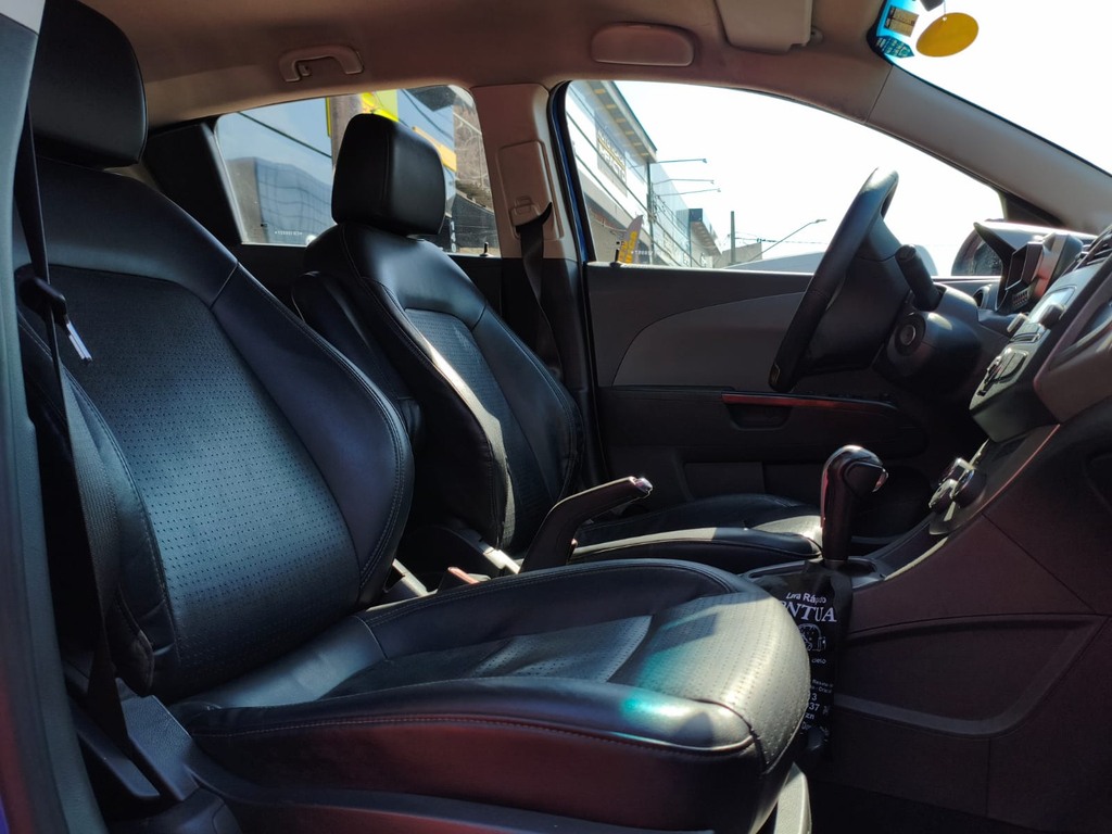 Chevrolet Sonic Azul