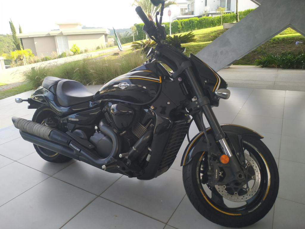 Suzuki BOULEVARD Preto
