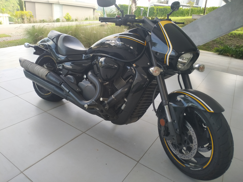 Suzuki BOULEVARD Preto