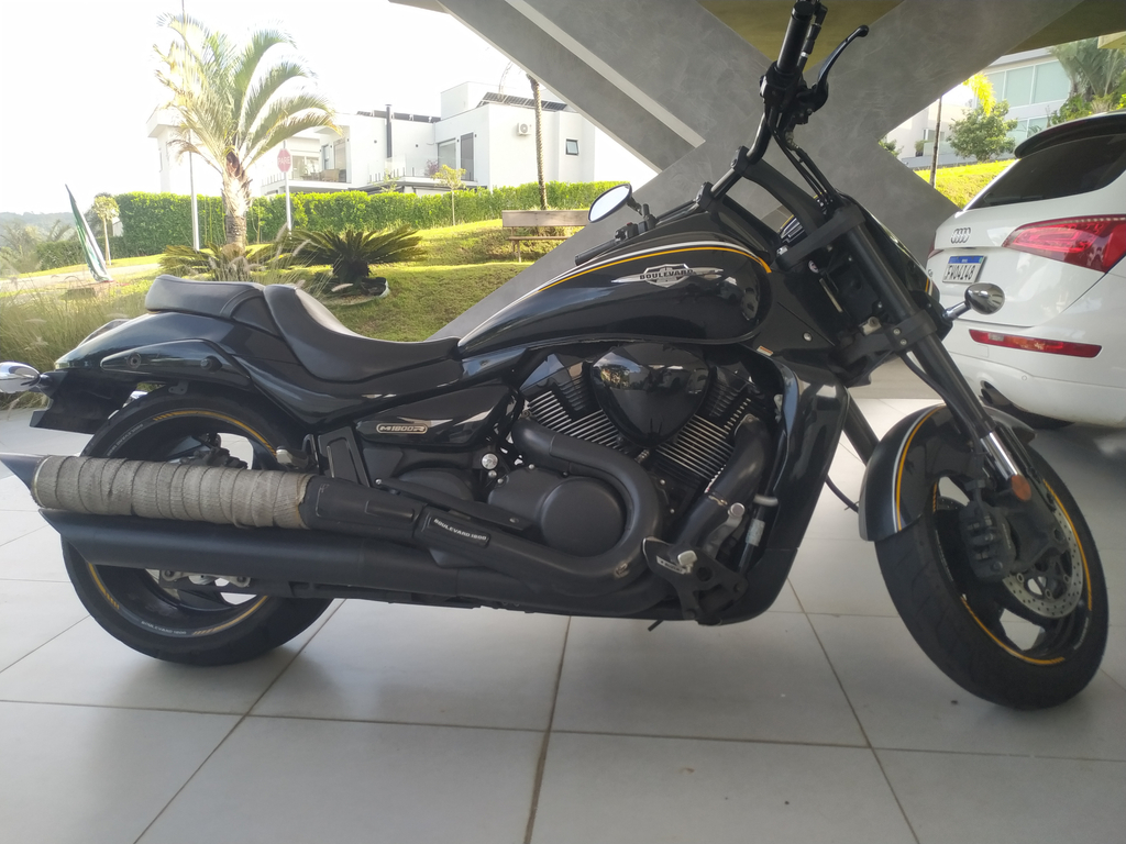 Suzuki BOULEVARD Preto