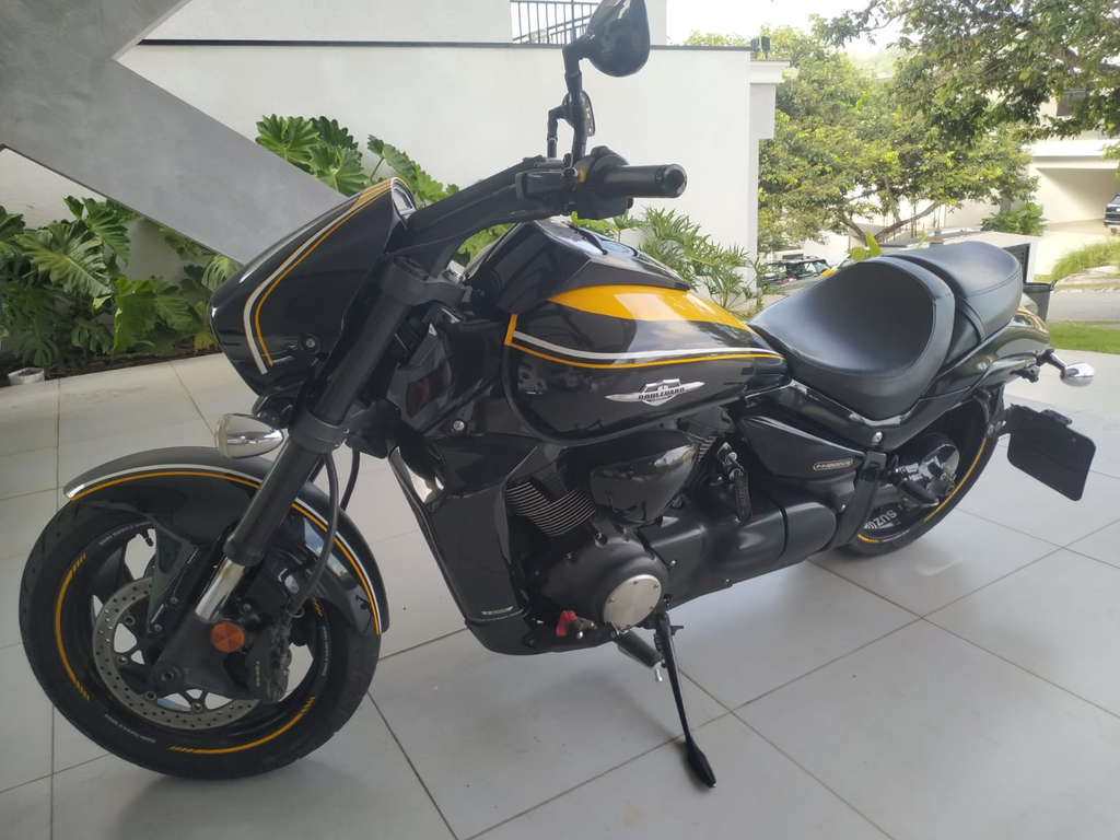 Suzuki BOULEVARD Preto