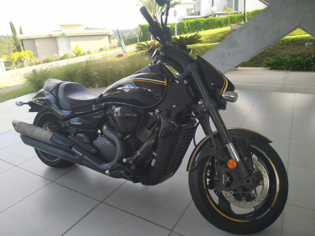 Suzuki BOULEVARD Preto