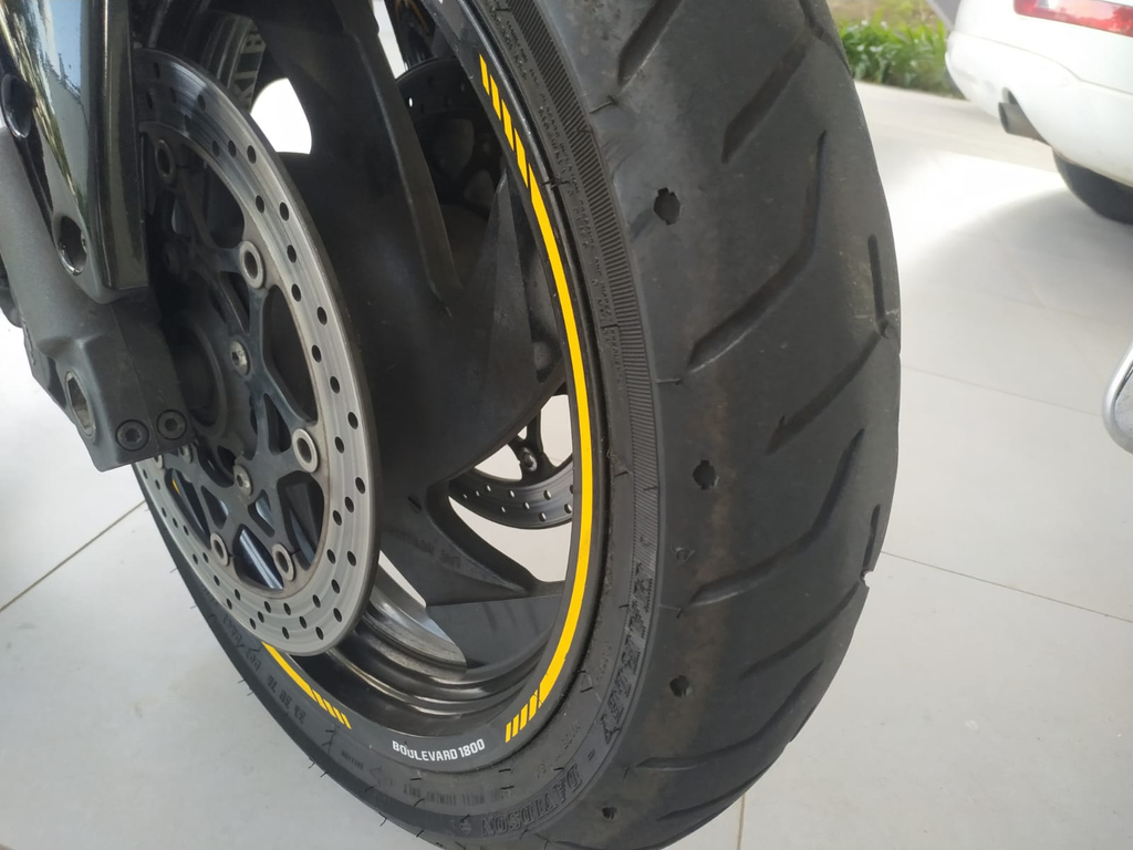 Suzuki BOULEVARD Preto