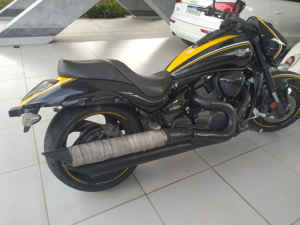 Suzuki BOULEVARD Preto