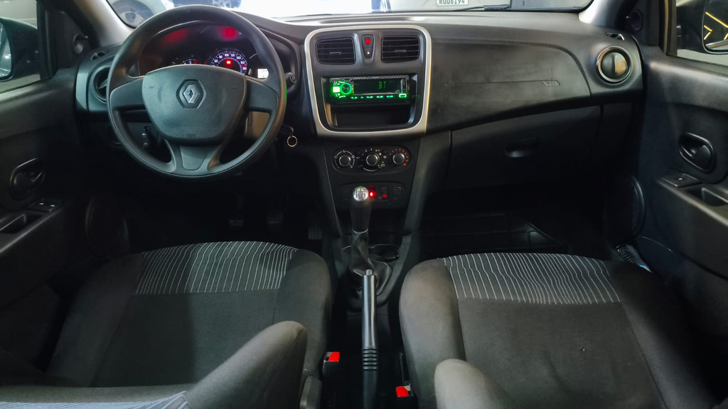 Renault Sandero Cinza