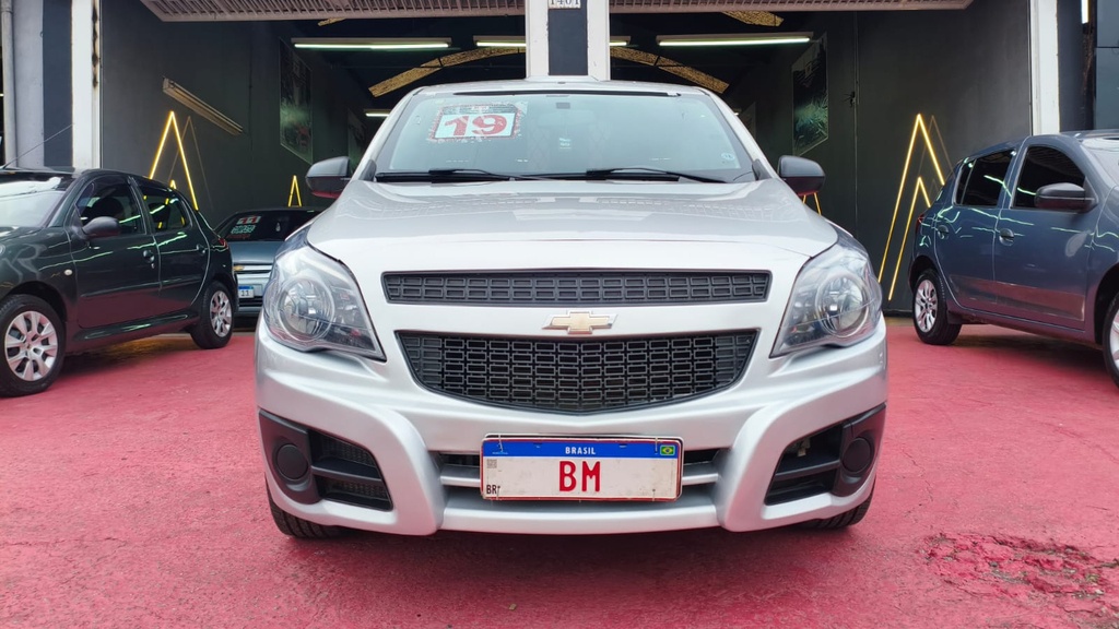 Chevrolet Montana Prata