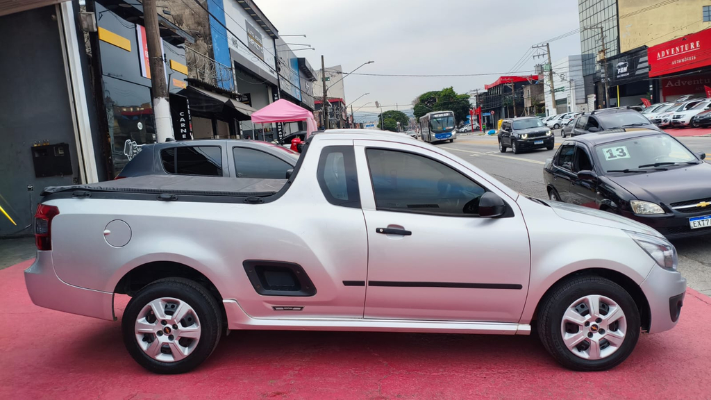 Chevrolet Montana Prata