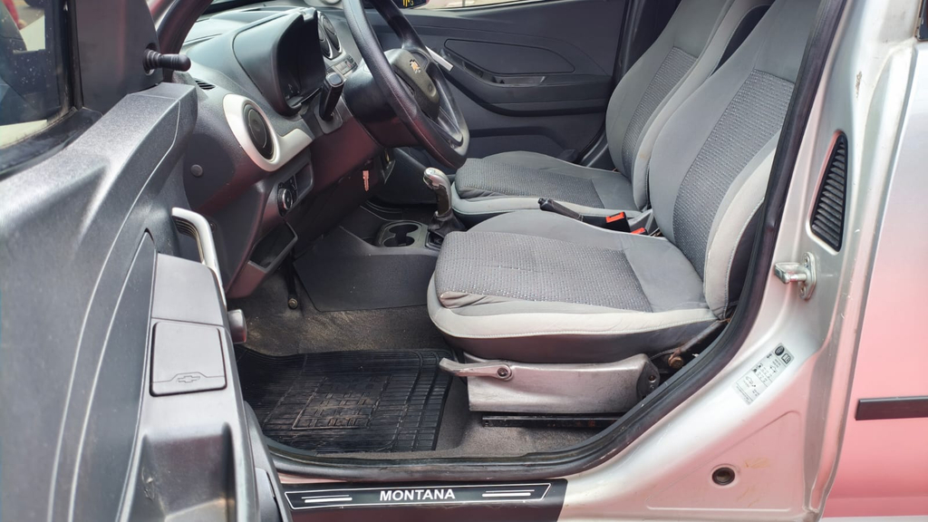 Chevrolet Montana Prata