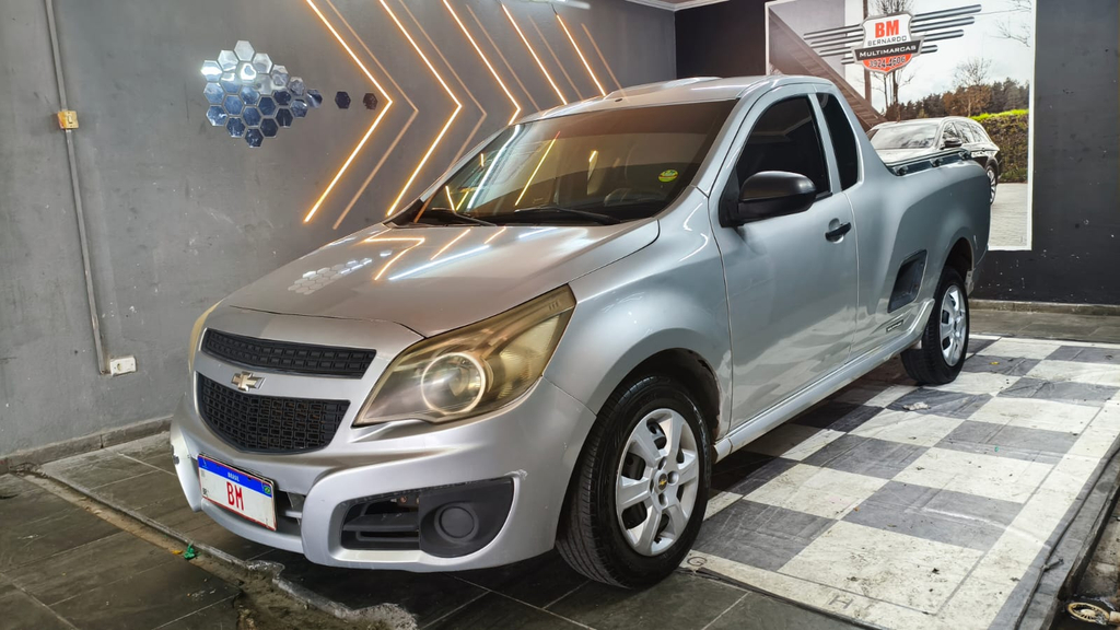 Chevrolet Montana Prata