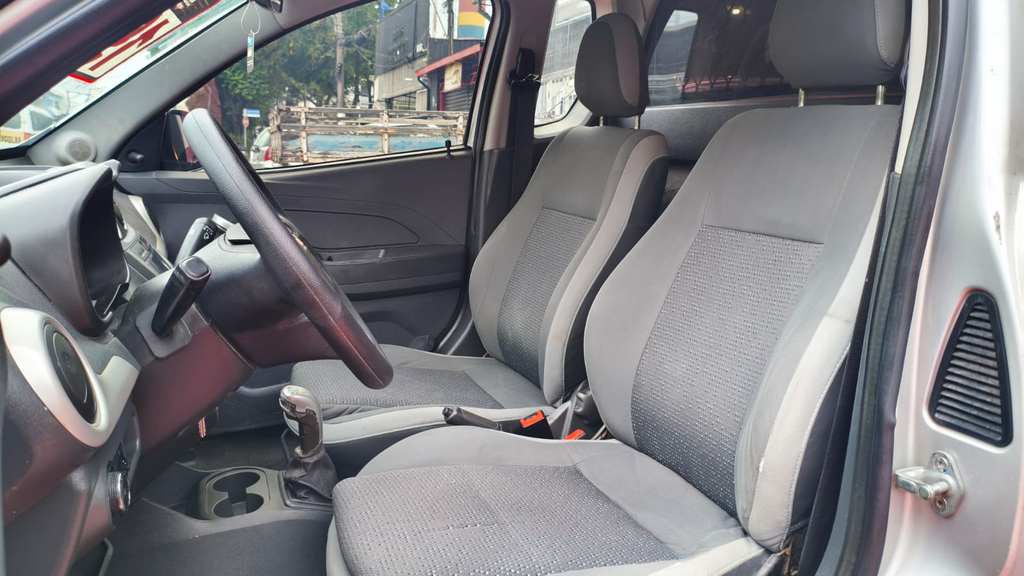 Chevrolet Montana Prata