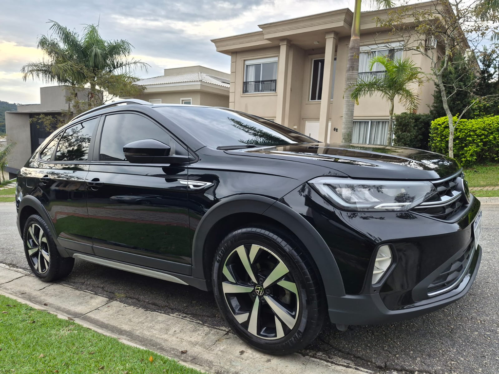 Volkswagen Nivus Cinza