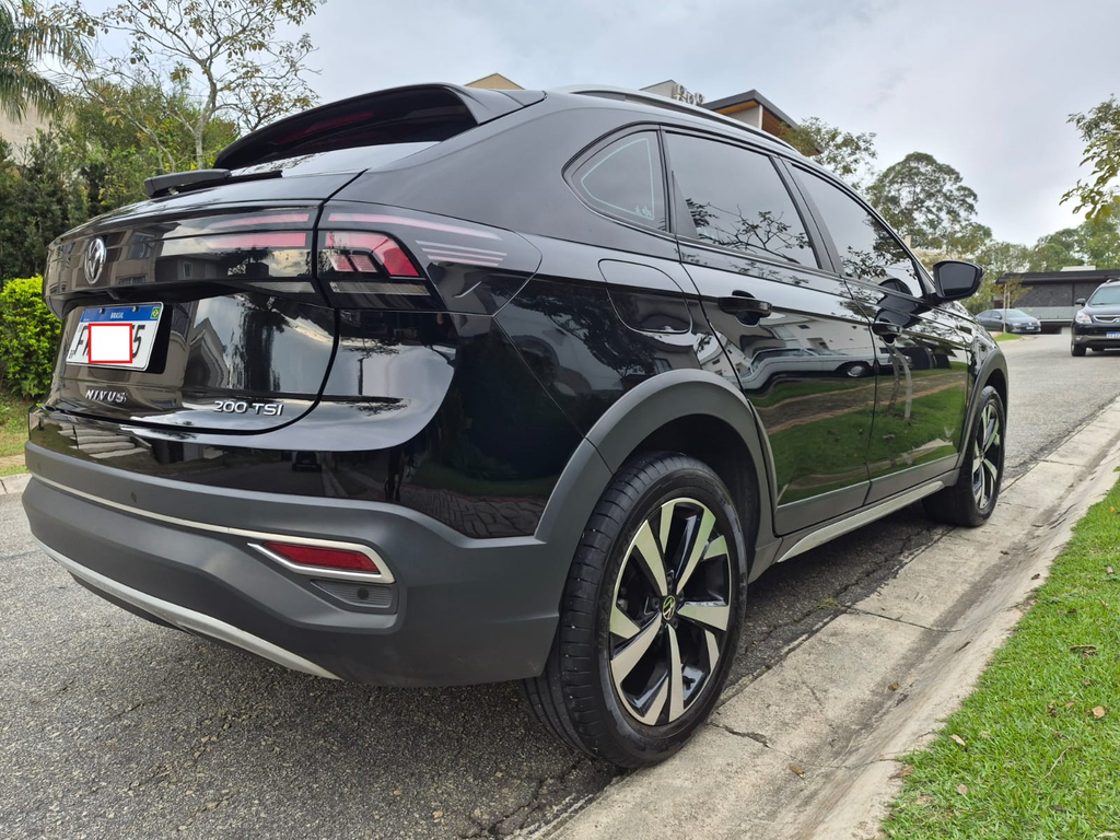 Volkswagen Nivus Cinza
